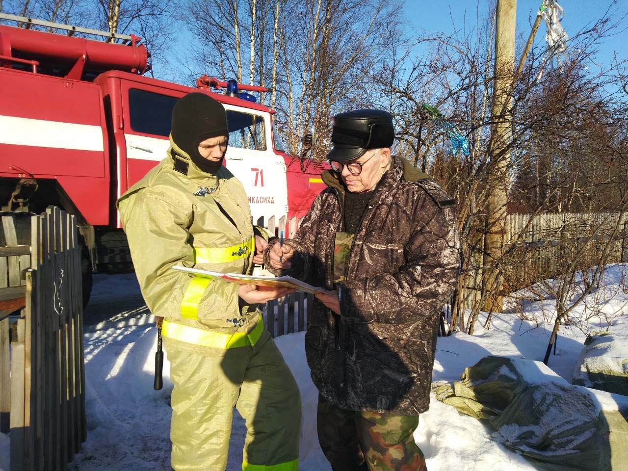 В Приморском районе пожарные инспекторы проводят рейд